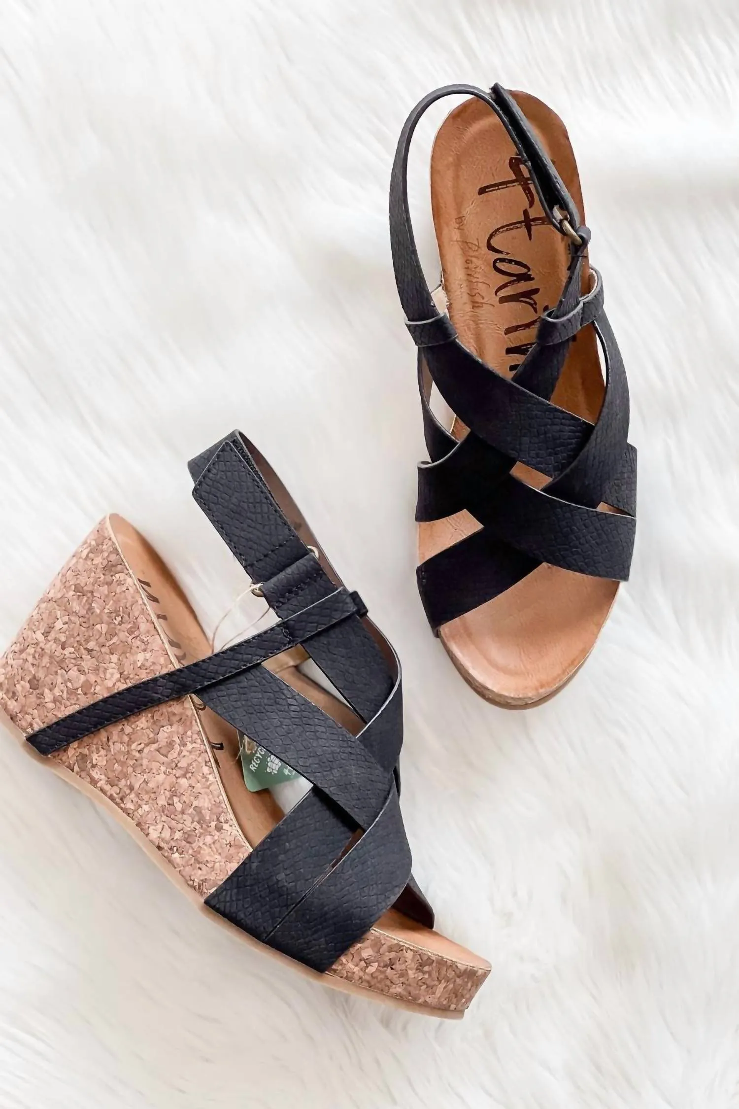 Hotsun Wedge Sandals In Black