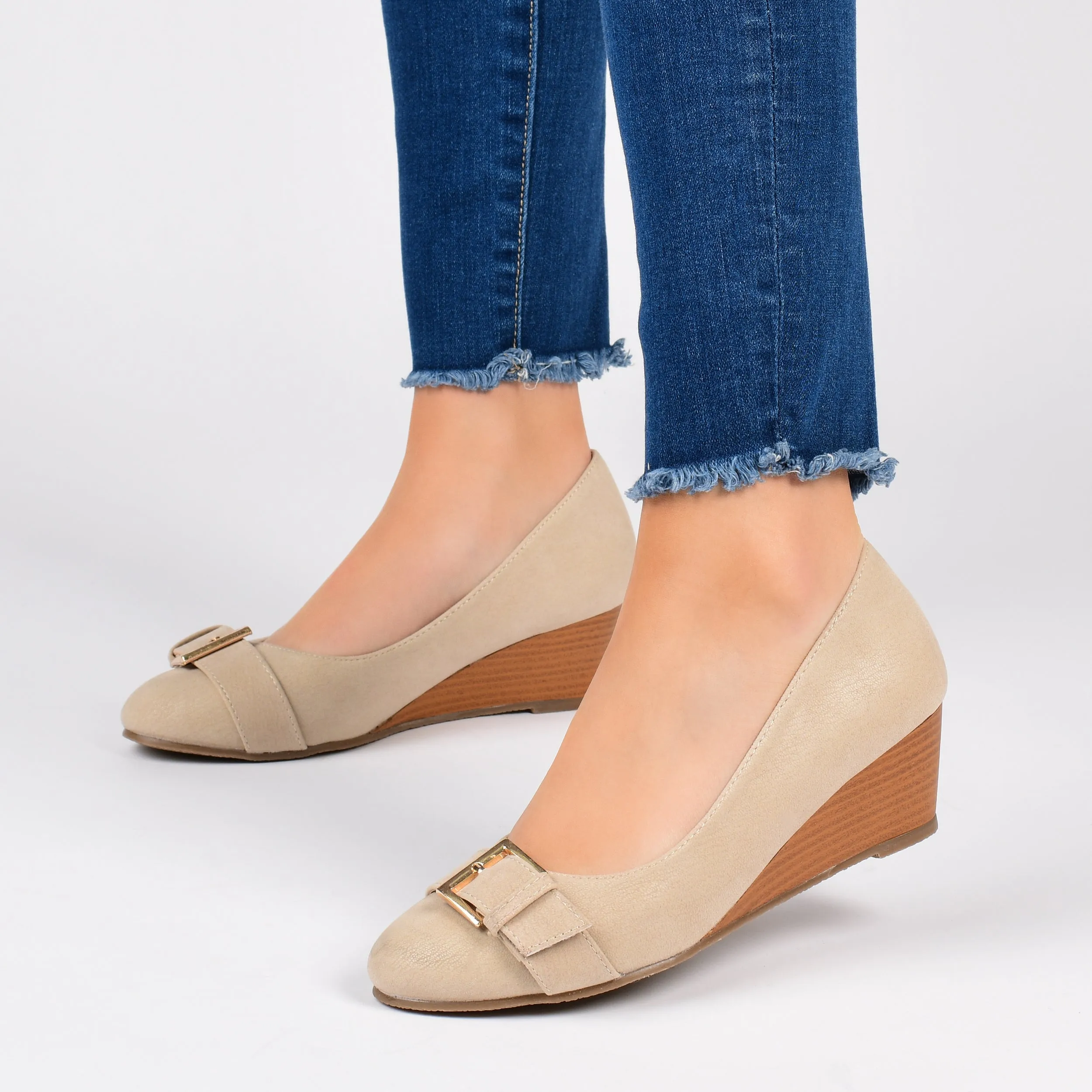 Journee Collection Women's Comfort Graysn Wide Width Wedge
