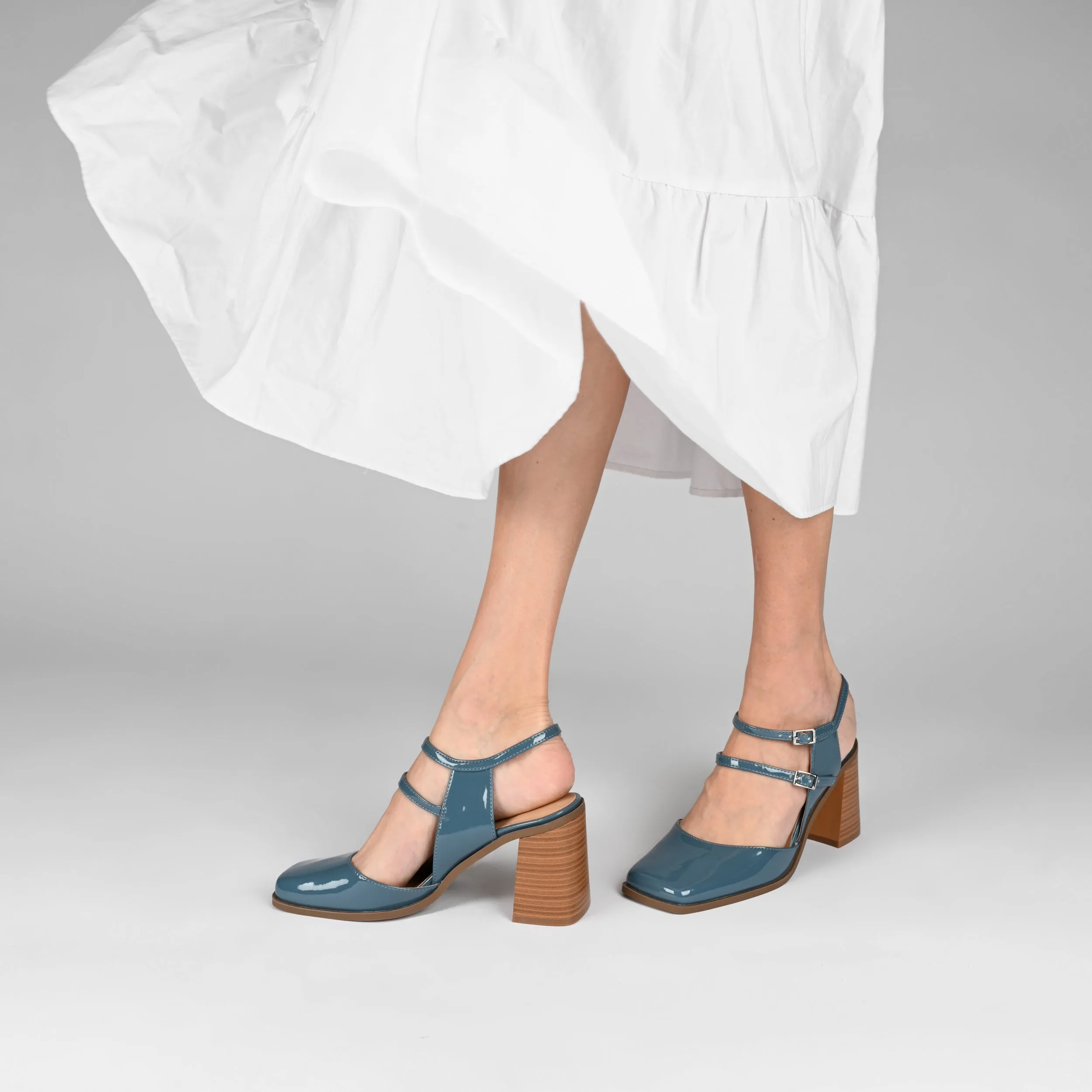 Journee Collection Women's Tru Comfort Foam Caisey Pumps