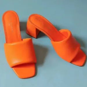 Nombra Block Heel Sandal In Orange