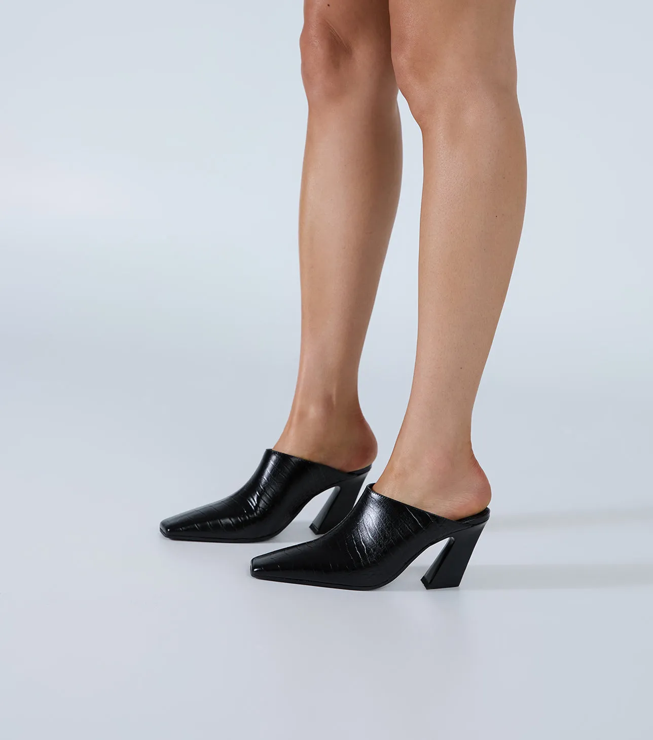 Quade Black Croc