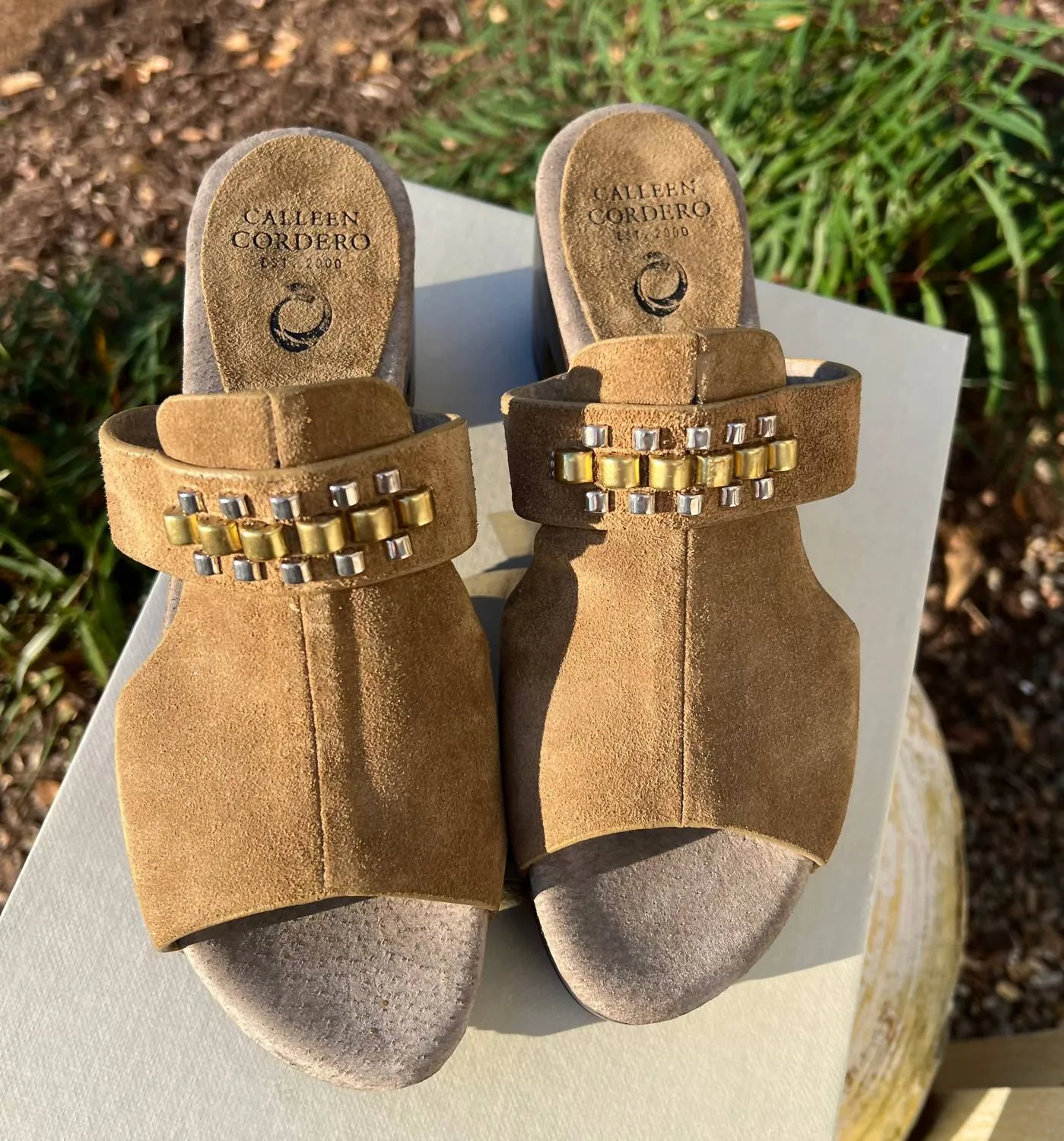 Rolexa Heel In Biscuit Suede