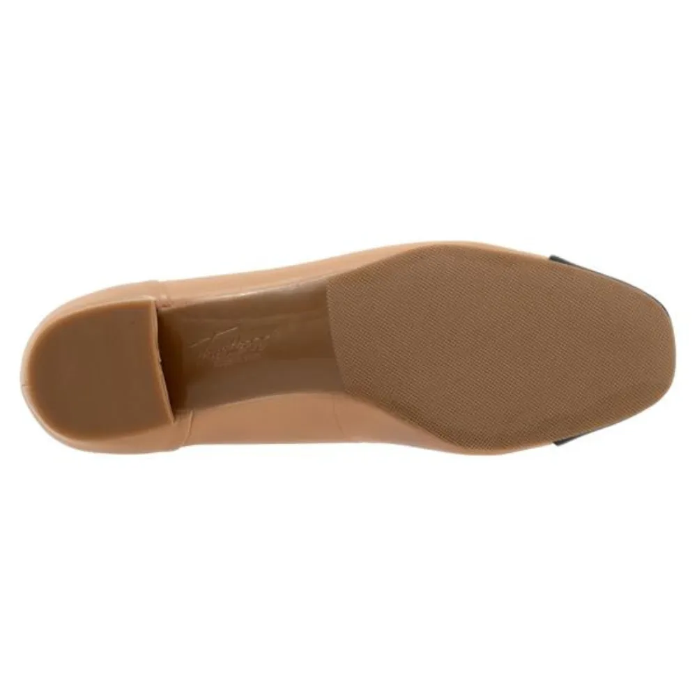 Trotters Daisy Beige/Black Leather Pump (Women's)