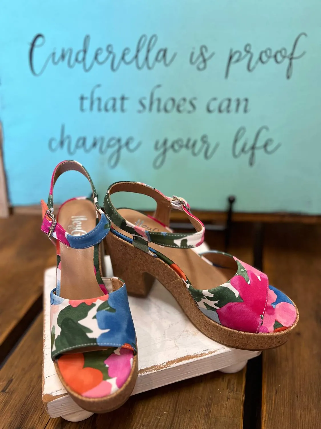 Women's Cheers Block Heel Sandal In Flower