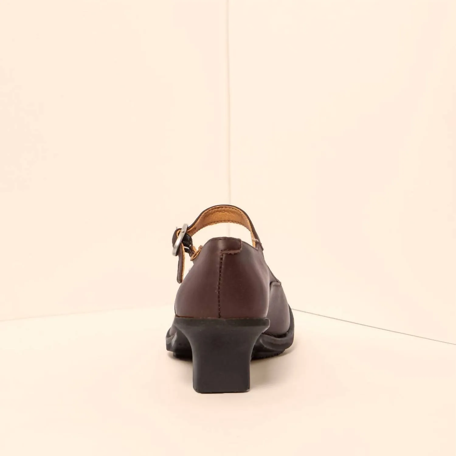 Women's Igusa Wax Nappa Shoes In Brown